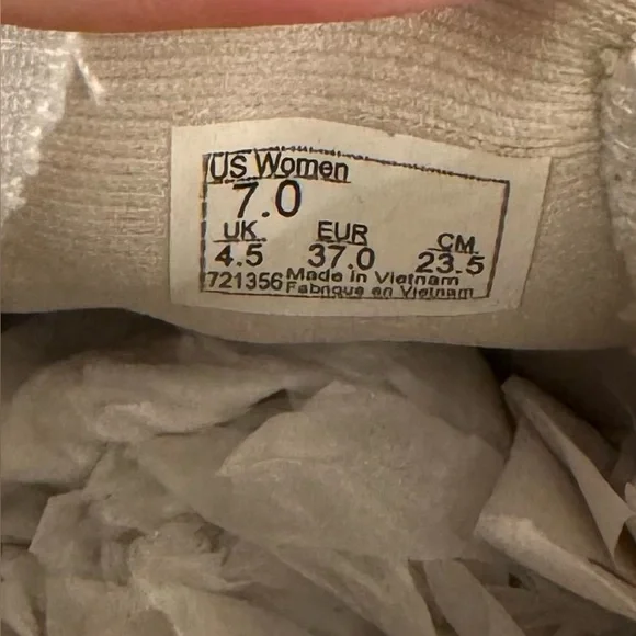 Vans Tan Sneakers Classic Low-Top Design Size - 7 Women’s / 5.5 Men’s - Picture 9 of 12